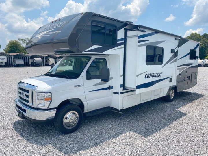 Bright white Class C motorhome, a Ford E-450, with extended slide-out. Perfect for your next rv rental adventure.. Gulf Stream Conquest 2019