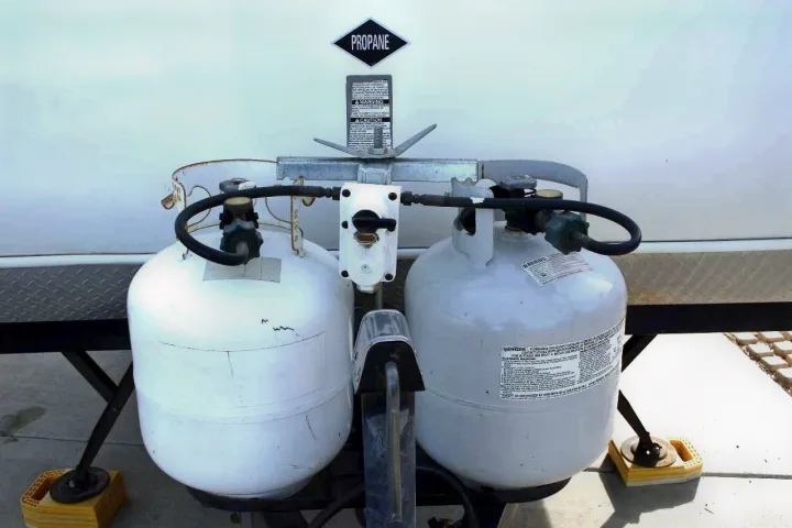 2 Tanks to ensure longevity. Cruiser Fun Finder X 2008