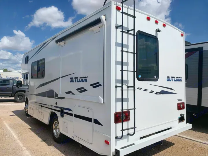 Winnebago Outlook 2019