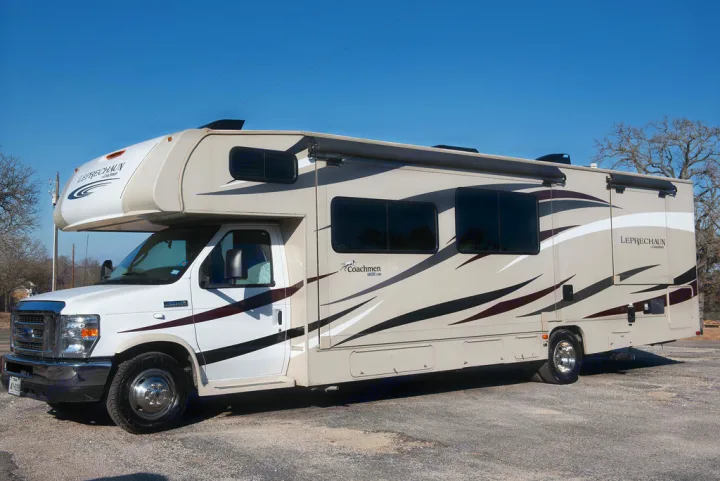 Coachmen Leprechaun 2017