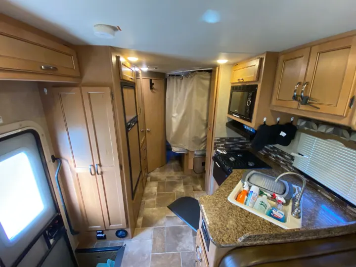Thor Motor Coach Chateau 2017