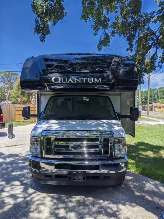 Thor Motor Coach qantum 2022