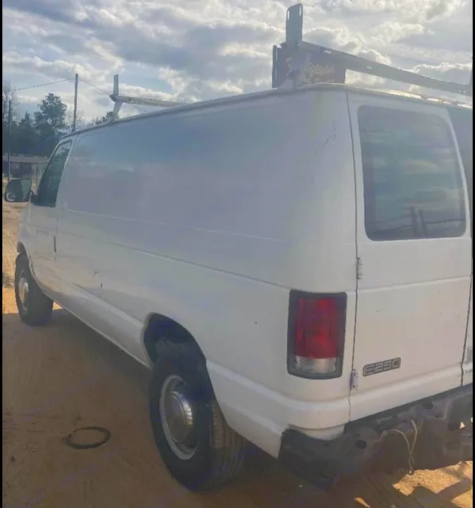 Cargo van . Ford Econolline 250 2001