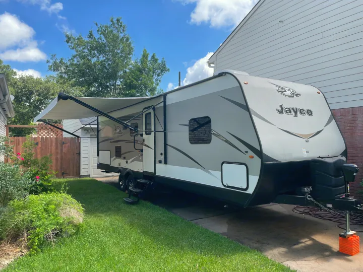 20' Awning with integrated outdoor speakers.. Jayco Jay Flight 2018