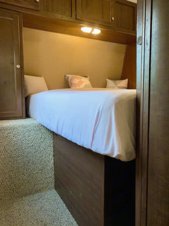 This is a 10” residential hybrid mattress that is AMAZING to sleep on. No thin uncomfy mattresses here.. Keystone Hideout 2015