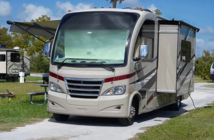 Thor Motor Coach Axis 2015