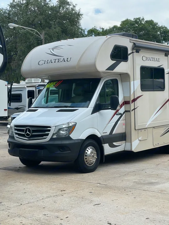 Thor Motor Coach Chateau 2017