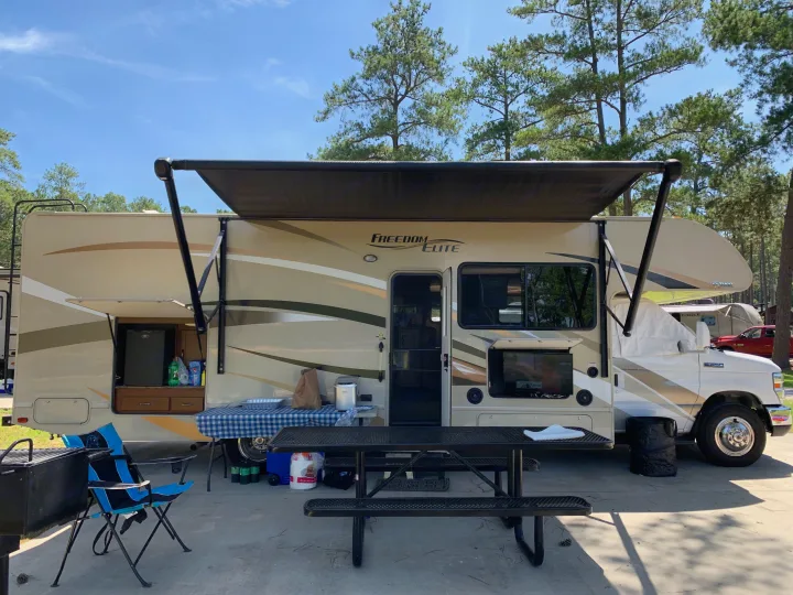 Thor Motor Coach Freedom Elite 2017