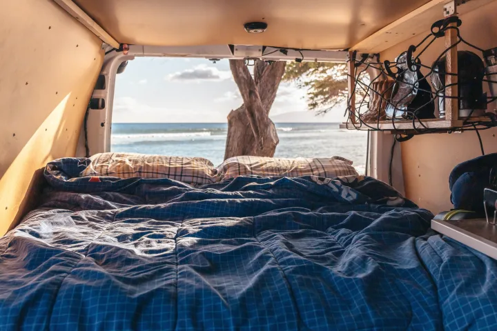 Catch the sunset from comfort of a bed.. Ford Econoline 150 2007