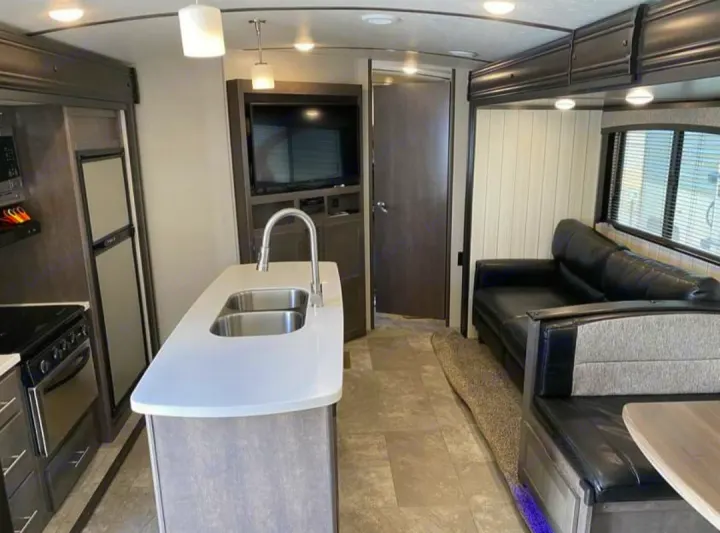 Crossroads RV Sunset Trail Super Lite 2019