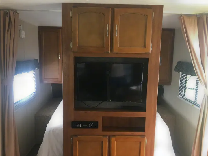 Entertainment Center. Keystone Summerland 2016