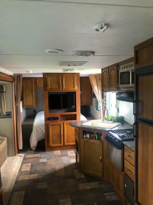 indoor kitchen. Keystone Summerland 2016