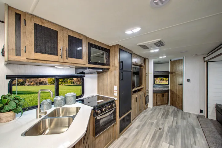 Pioneer Travel Trailer 2021