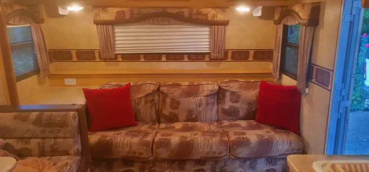 Couch fold down to a small twin bed. . K-Z Manufacturing Spree Ultra-Lite 2009