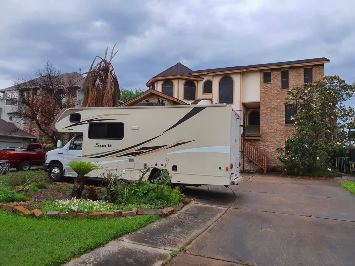 thats how it looks when you come to pick up your rental. Winnebago Minnie Winnie 2016