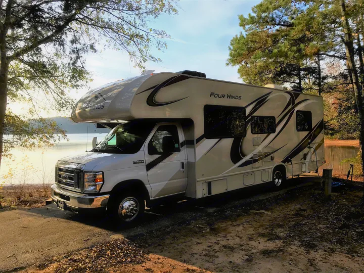 Beautiful and clean, Class C motorhome will get your family down the road and camping in style!. Thor Four Winds 2020