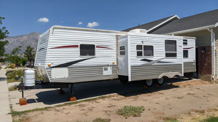 Crossroads RV Zinger 2010