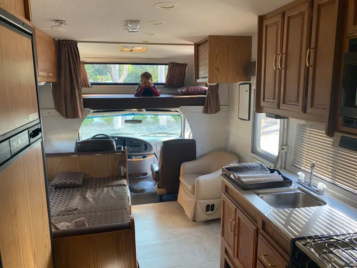 Winnebago Itasca Sunova 2000