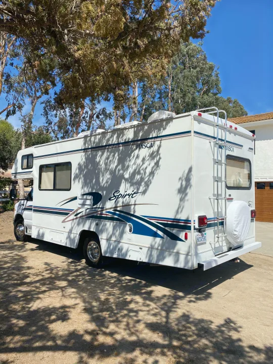 Winnebago Itasca Sunova 2000