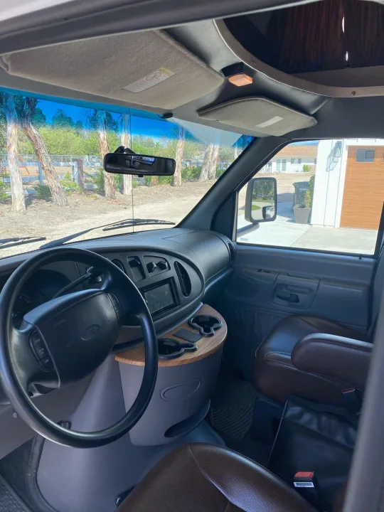 Winnebago Itasca Sunova 2000