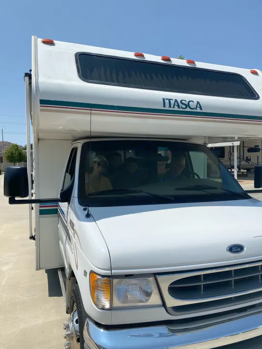 Winnebago Itasca Sunova 2000