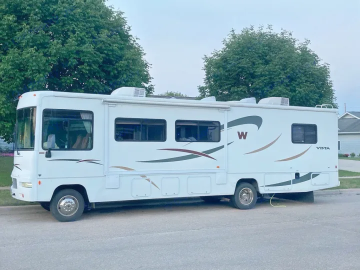 Motor Coach. Winnebago Vista 2008