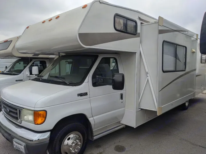 Coachmen Freelander 2005