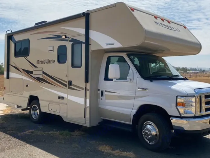 Winnebago Minnie Winnie 2017