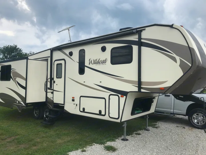 Outside - Door Side - 1 Slide - Power Awning. Forest River Wildcat 2017