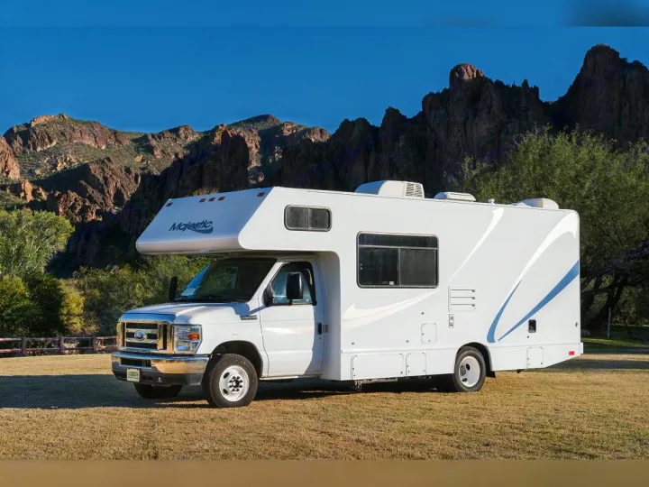 Ford Majestic 23a 2017