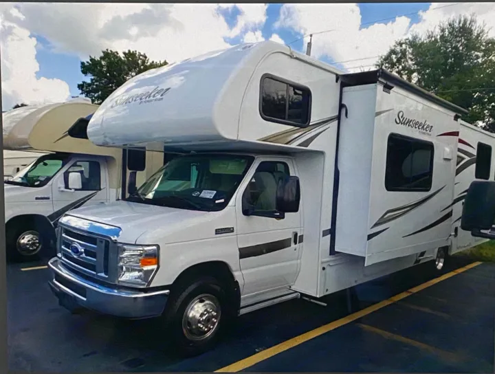 Forest River Sunseeker 2017