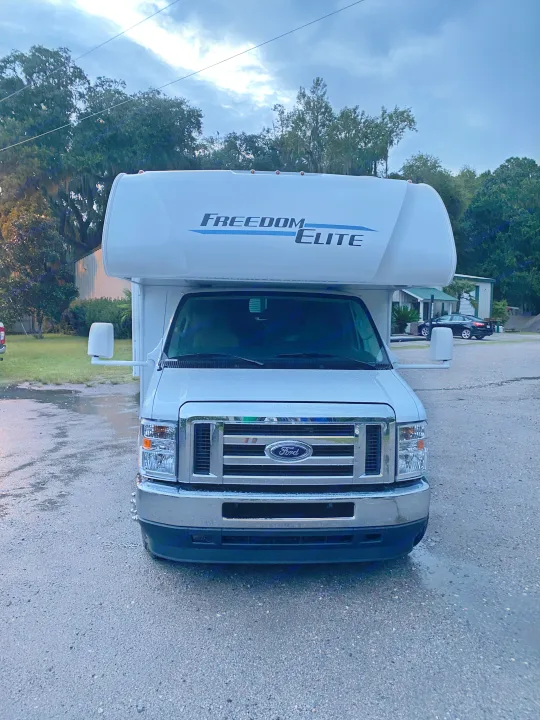 Thor Motor Coach Freedom Elite 2022