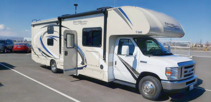 "The Bunkhouse". Thor Motor Coach Freedom Elite 2018