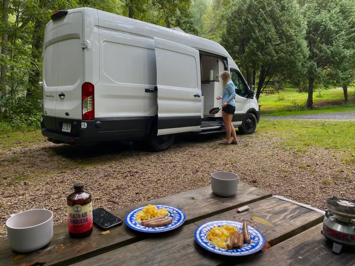 We split cooking 50/50 between outdoor grilling/ and outdoor stoves, and 50% on the indoor induction cooktop.  . Ford Transit 2020