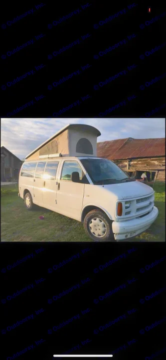 Toutes nos vans sont équipées de l’essentiel pour vous permettre de profiter de vos vacances

Coutellerie et instruments de cuisine
Poele pour cuisiner
Draps
Lits
Réfrigérateur 12v/110v
Transmission automatique
Facile à conduire
19 pieds et moins
Fans de toit (sauf les pop-top)
Hitch pour rack à vélos
Inspection et changement d’huile au 5000km
toilettes 


Spécificité de Kanye le New West

1 à 6 personnes
Couche 4 personnes  
Chauffe-eau propane 
Prise électrique 120 V
prise USB
Chauffage auxiliaire au propane. Other Other 2000