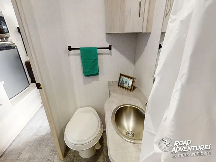 Bathroom. Winnebago Hike 172BH 2022