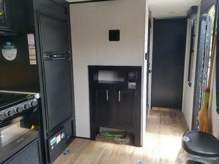 Fridge and freezer . Forest River Cherokee Grey Wolf Black Label Toy Hauler 2021