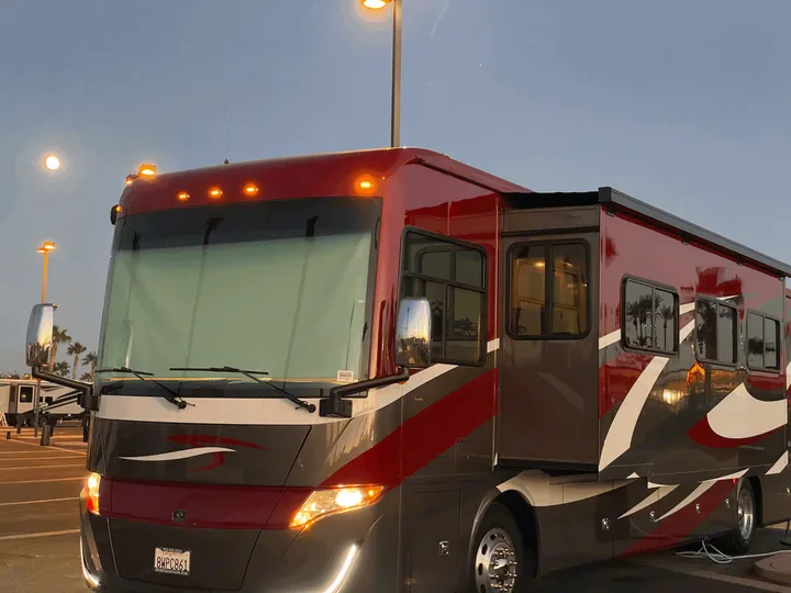 Exterior view of coach at dusk.. Allegro Allegro Red 340 2021