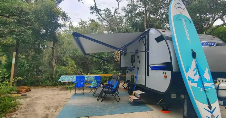 Included in the nightly rate: outdoor rug, gravity chairs with tray, sea turtle lights, picnic table cover.  Ask about our paddle boards and kayak.. Forest River Salem 2022