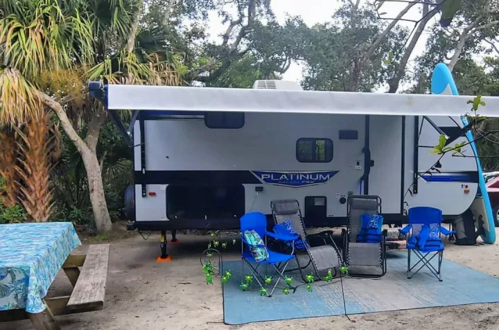 Included in the nightly rate: outdoor rug, gravity chairs with tray, sea turtle lights, picnic table cover.  Ask about our paddle boards and kayak.. Forest River Salem 2022