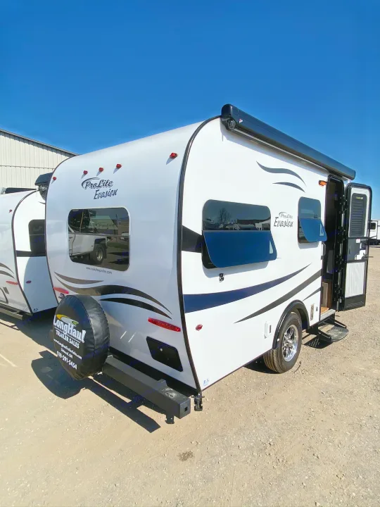 White Pro Lite Evasion compact travel trailer, great for your next rv rental adventure.. ROULOTTE PROLITE ROULOTTE PROLITE 2020
