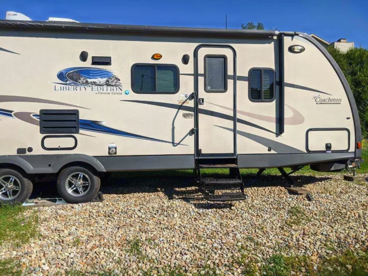 Coachmen Freedom Express 2014