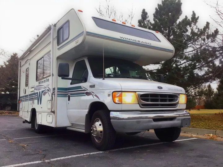 Winnebago Minnie Winnie 2002