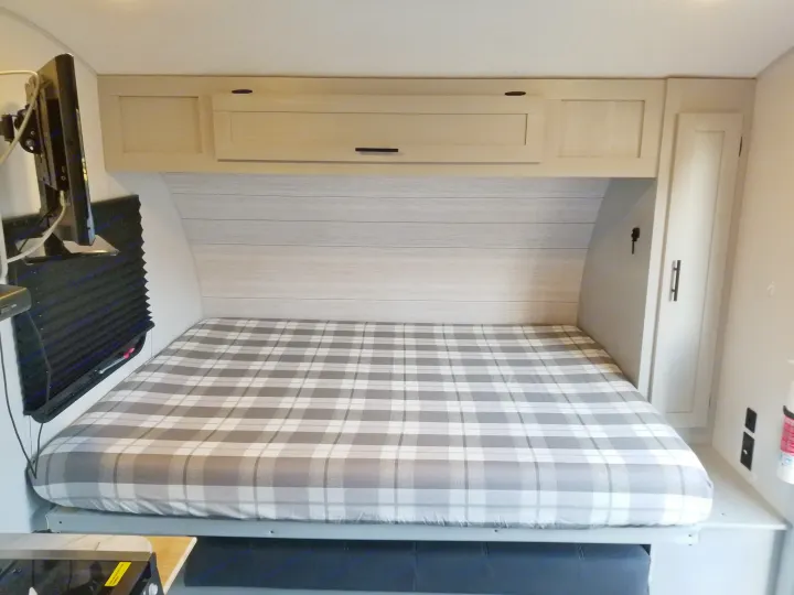 Deluxe Queen Foam Mattress with bedding and mounted television for your leisure.. Forest River Salem FSX 2021