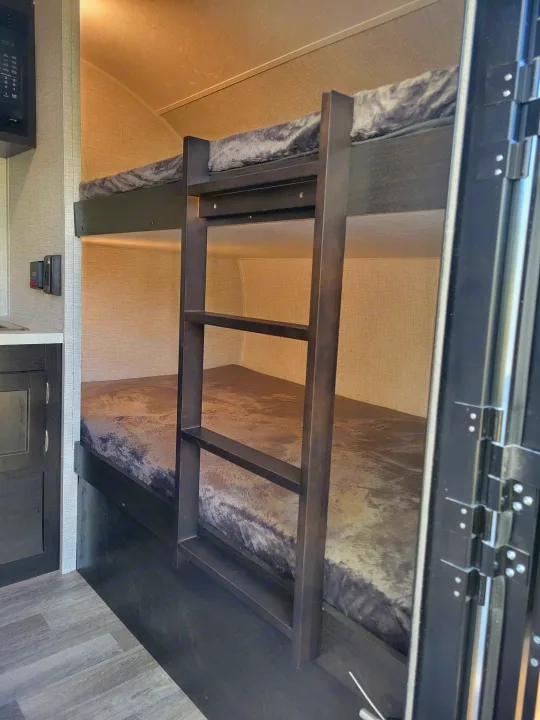Twin Bunks. Braxton Creek Bushwacker 2022