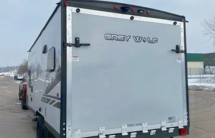 Forest River Cherokee Grey Wolf 2021