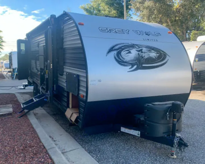 Forest River Cherokee Grey Wolf 2022
