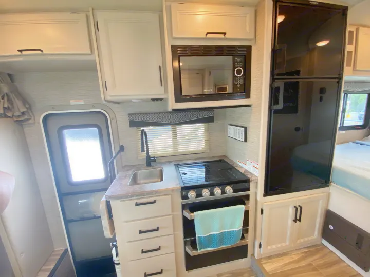 Thor Motor Coach Four Winds 2021