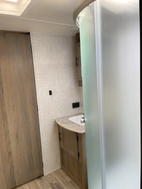 Large shower area. Gulf Stream Conquest 2021