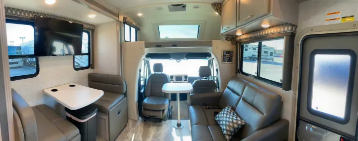 Thor Motor Coach Quantum 2022